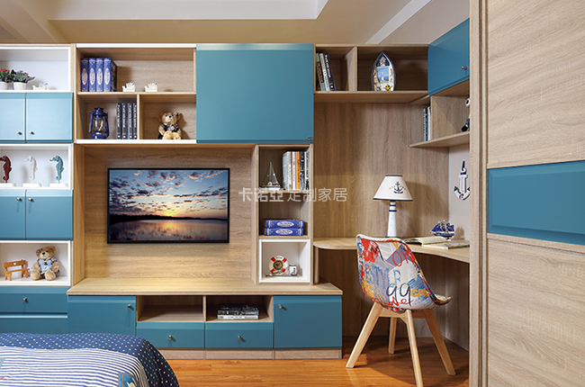 儿童书桌怎么定制？儿童书桌定制注意事项有哪些？