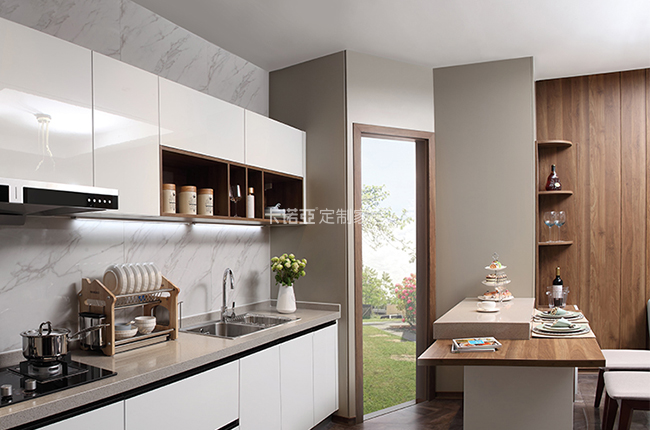 uv橱柜门板怎么样？uv橱柜门板优缺点介绍